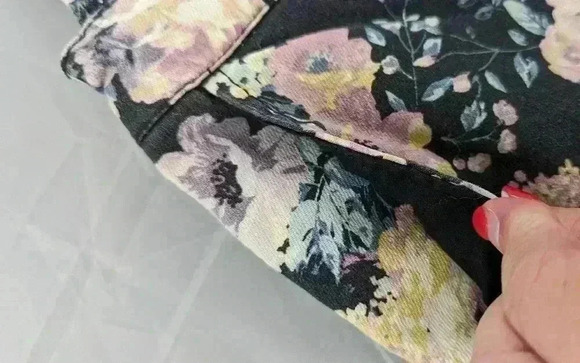 Wild Fable Womens V-Neck Floral Print Zip Front Denim Shortalls Dark Wash Size S - Picture 3 of 13